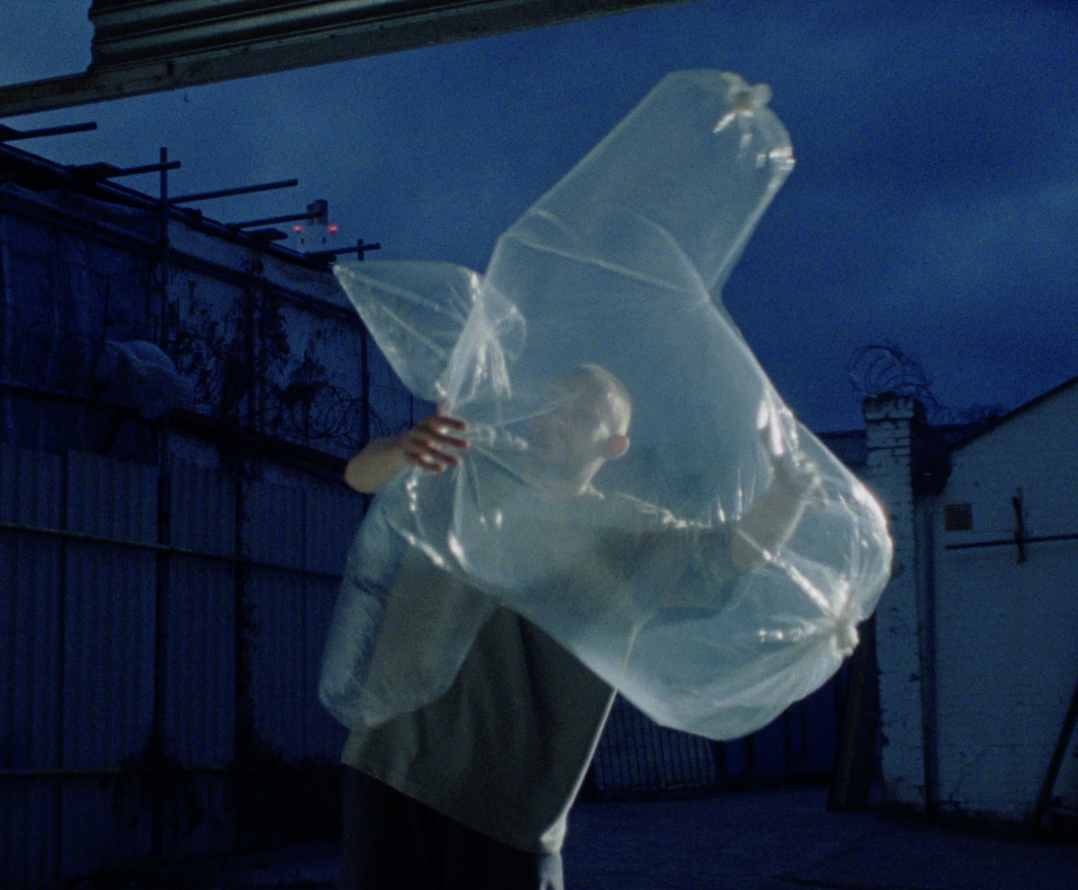 Still 5 from les nuages